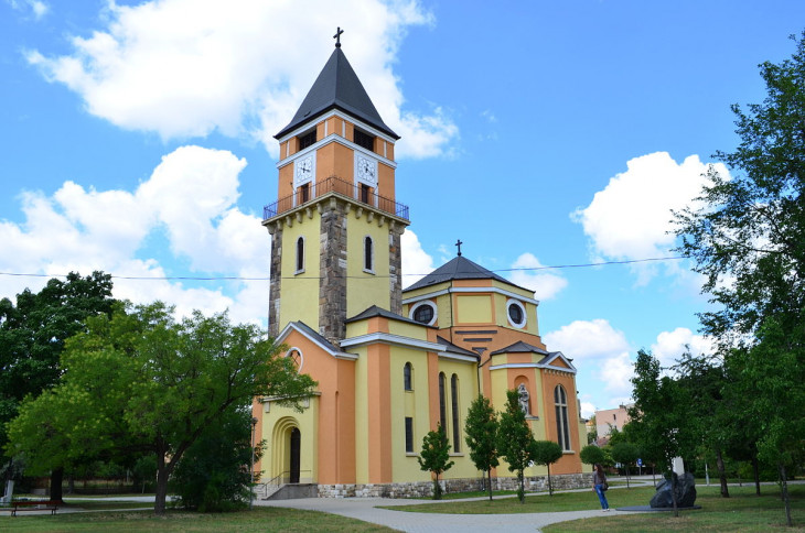 A dorogi Szent Borbála bányásztemplom egy 1931-ben felszentelt katolikus templom. Jelenleg a dorogi bányászhagyományok őrzésének kiemelkedő helyszíne. Műemlék. Fotó: wikipedia.org-