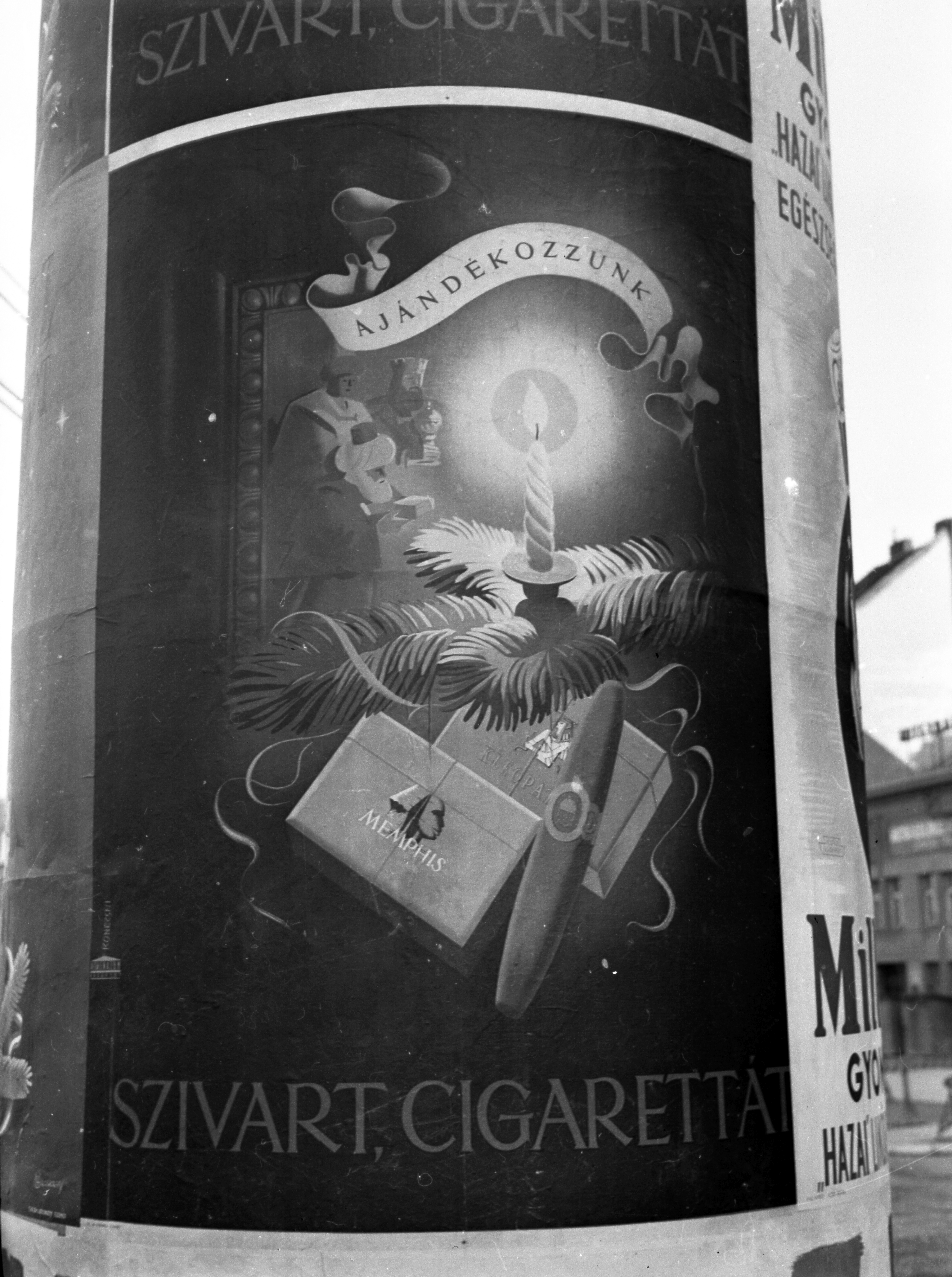 Fortepan / Lissák Tivadar-Cigaretta és szivarreklám 1941-ben a budapesti Széna téren. #71762