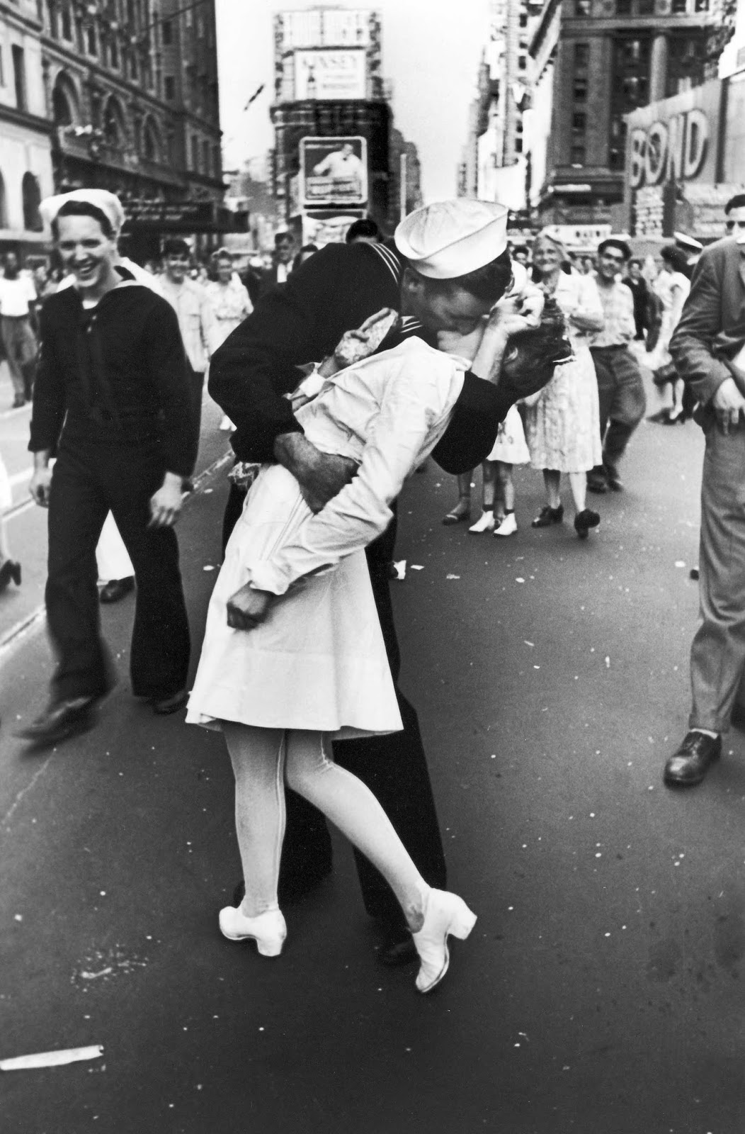 Wikipedia-Alfred Eisenstaedt: Csók a Time Square-en (1945)