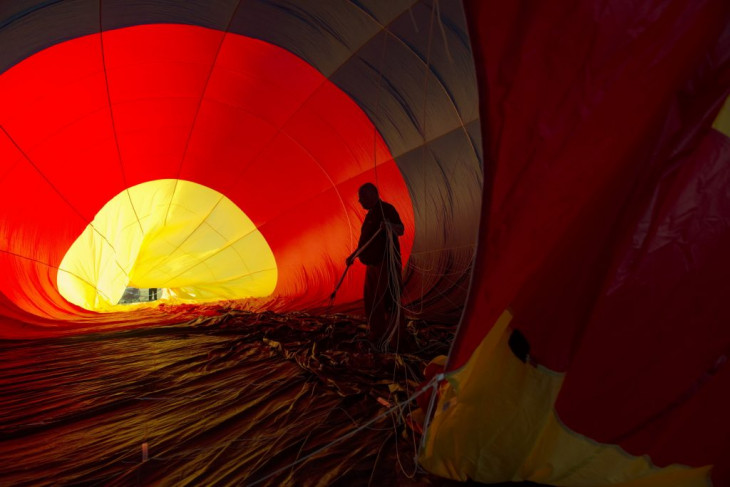 Mártonfai Dénes-Egy hőlégballon belseje - Őcsény Nemzetközi Szakmai Ballontalálkozó