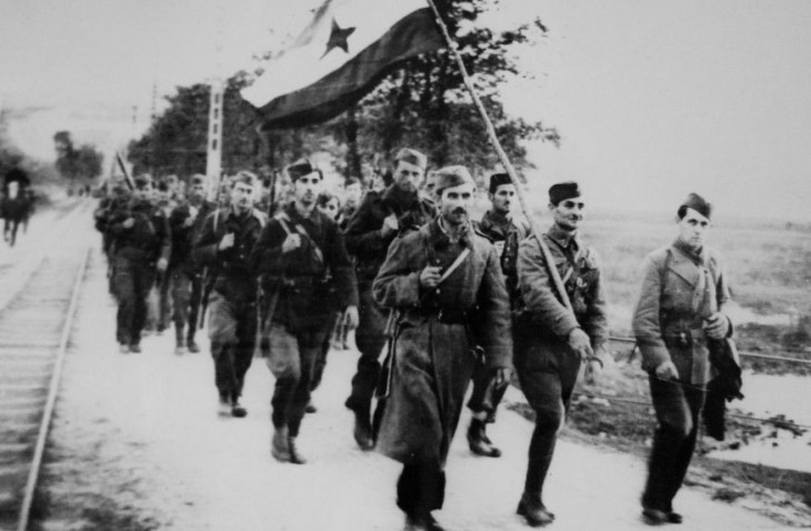 delvidekitragedia.hu-Újvidék felé tart a 7. vajdasági brigád. 1944 október 23.