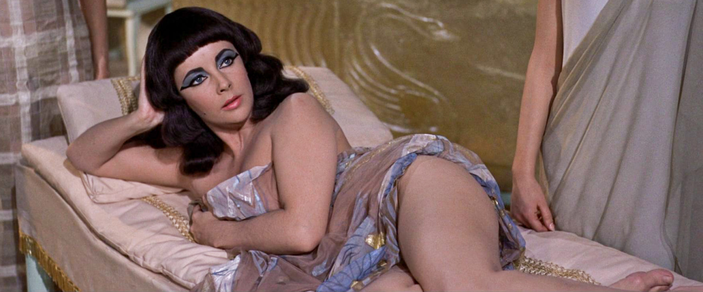 Elizabeth Taylor a Kleopátra című filmben (1963)