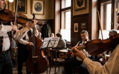 Magyar nepzeneszek hegedun jatszanak